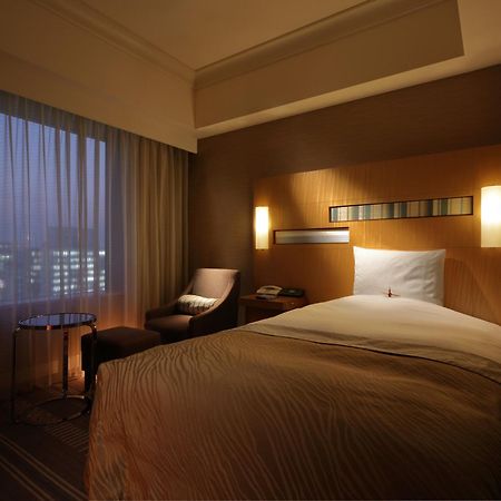 Hotel Okura Fukuoka Fukuoka  Exterior photo A room at the hotel