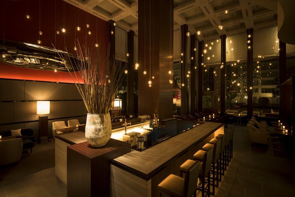 Hotel Okura Fukuoka Fukuoka  Exterior photo The bar at the restaurant