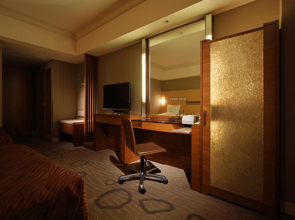 Hotel Okura Fukuoka Fukuoka  Exterior photo A room at the hotel