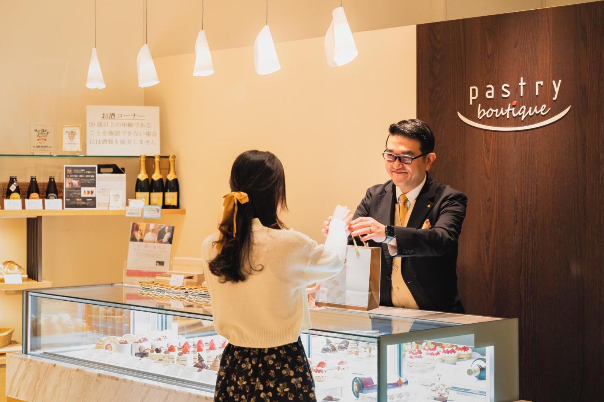 Hotel Okura Fukuoka Fukuoka  Exterior photo A pastry boutique in Japan