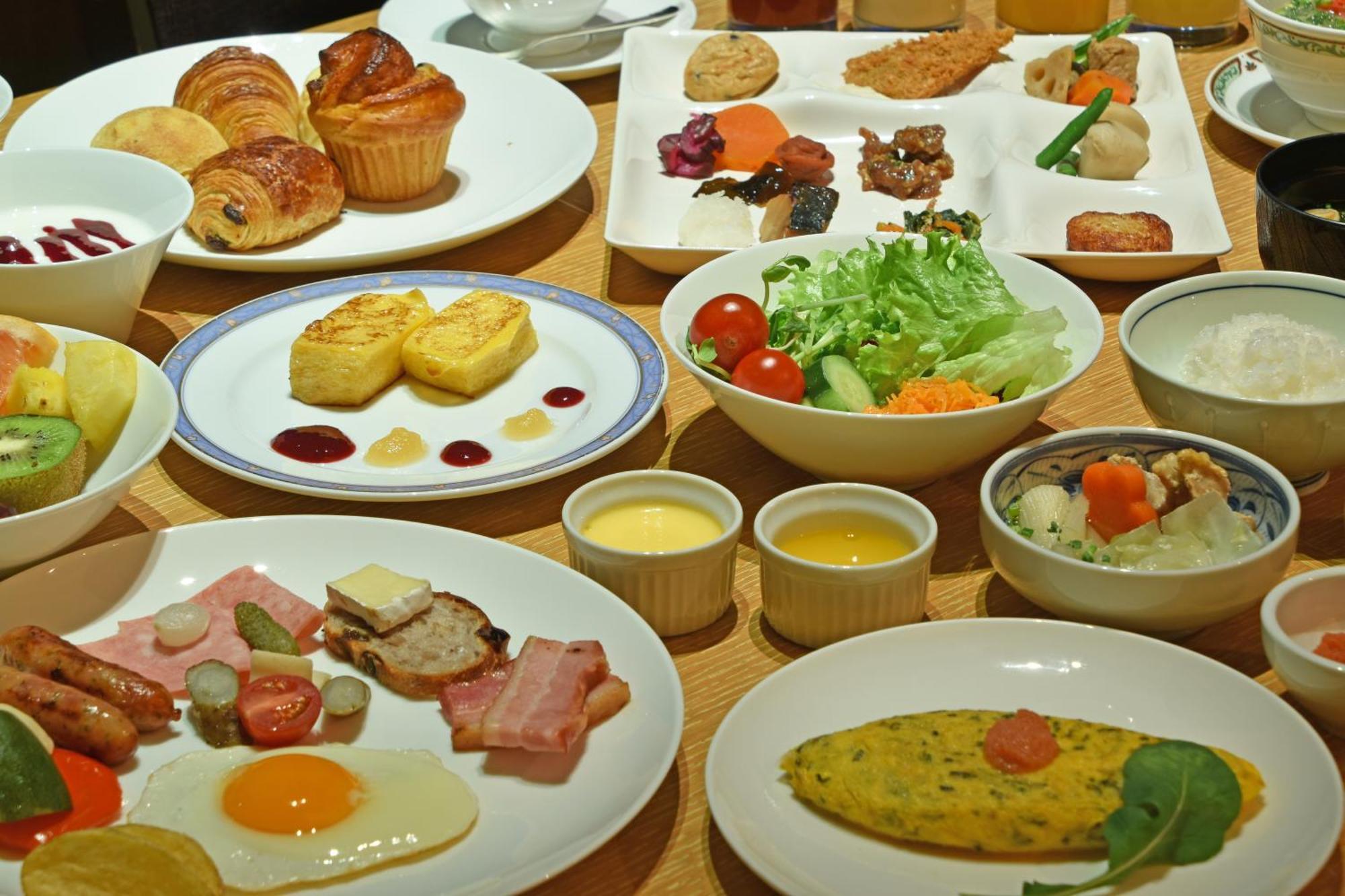 Hotel Okura Fukuoka Fukuoka  Exterior photo A Japanese breakfast