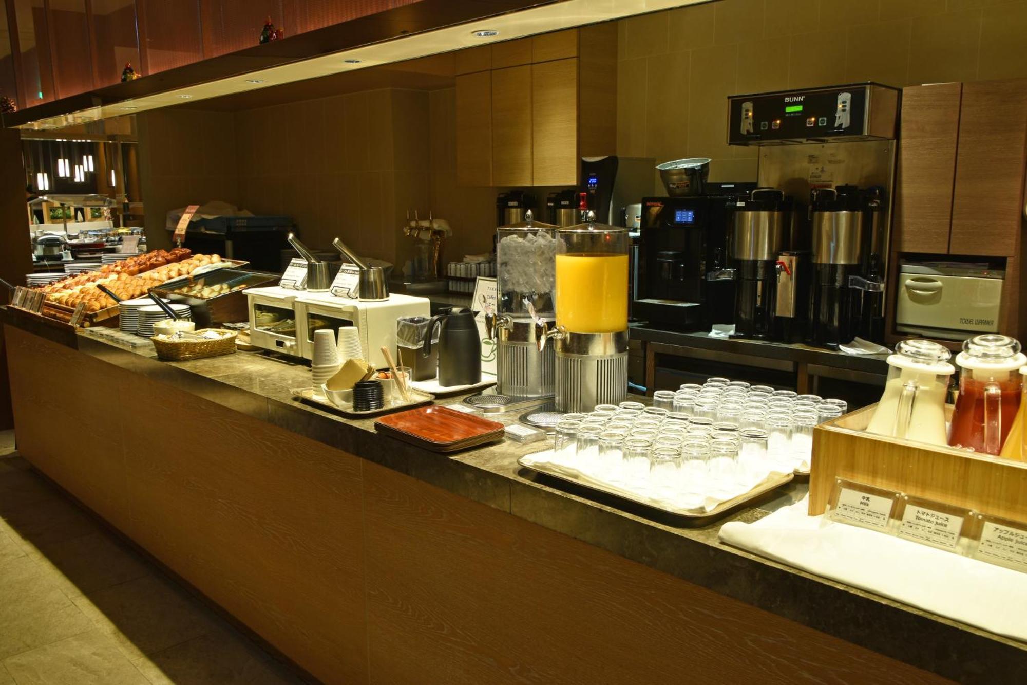 Hotel Okura Fukuoka Fukuoka  Exterior photo A buffet at a hotel